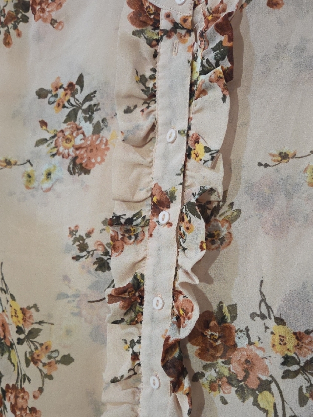 Cropped Ruffle Button-Up Blouse - Light Pink Floral - Picture 4 of 4